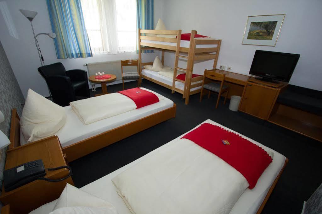 Hotel Sonnenkeller نوي أولم المظهر الخارجي الصورة